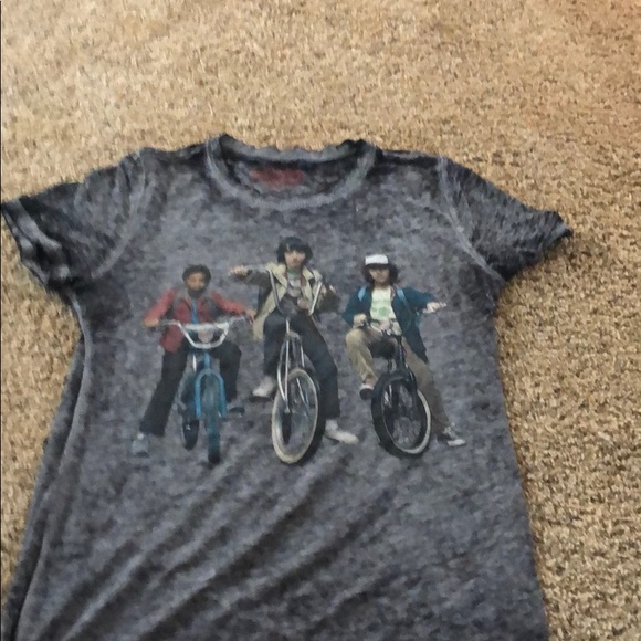 STRANGER THINGS shirt - Picture 1 of 1